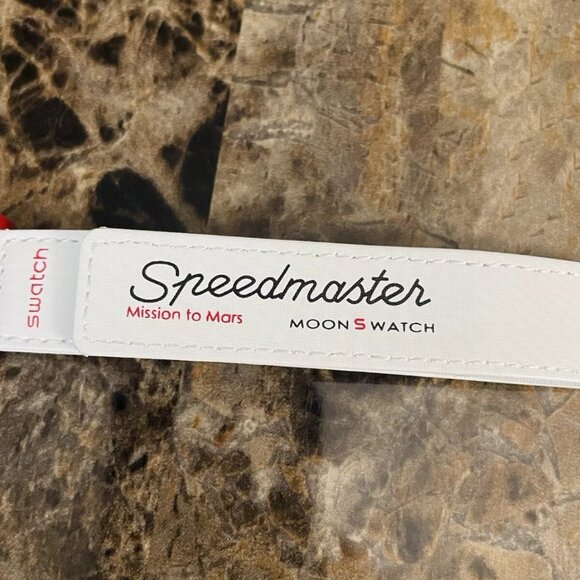 Authentic OMEGA X SWATCH Bioceramic MoonSwatch Mission to Mars SO33R100 Full Set - Picture 6 of 12